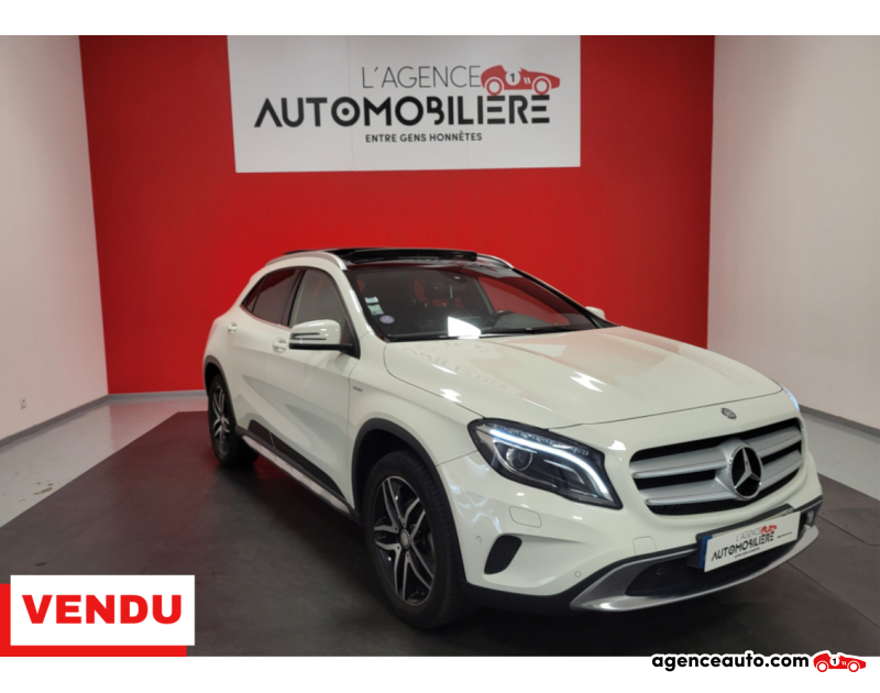Achat voiture occasion, Auto occasion pas cher | Agence Auto Mercedes Classe GLA GLA 180 122CV 7 DGCT ACTIVITY EDITION TOIT OUVRANT CARPLAY Blanc Année 2016 Automatique Essence